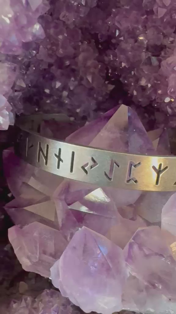 Bracciale rigido con  Rune - acciaio inossidabile